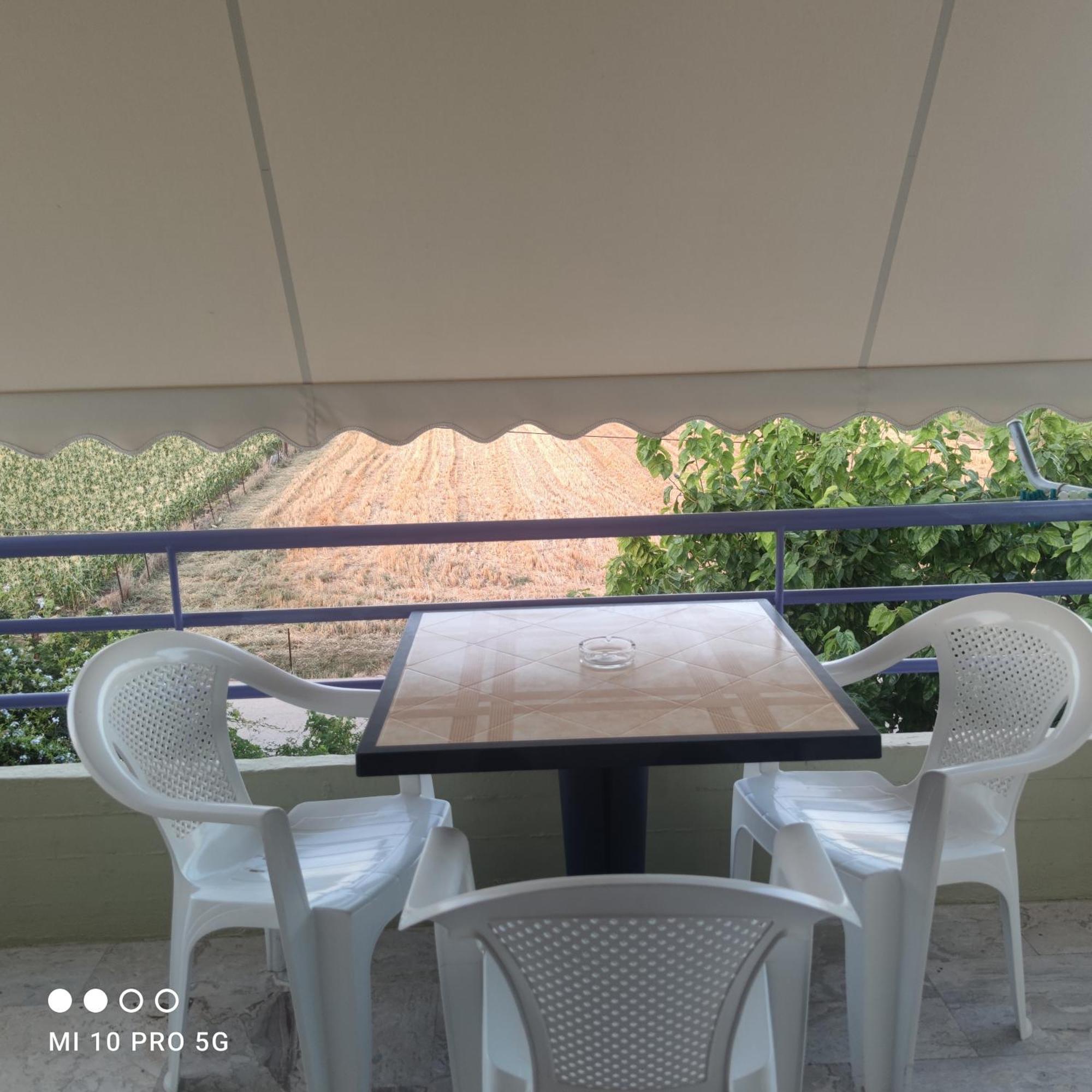 'Αγριοι Λιμένες Íria Exterior foto