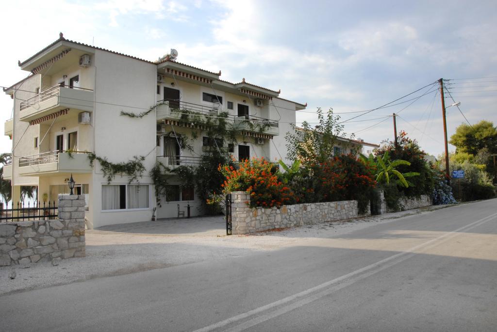'Αγριοι Λιμένες Íria Exterior foto