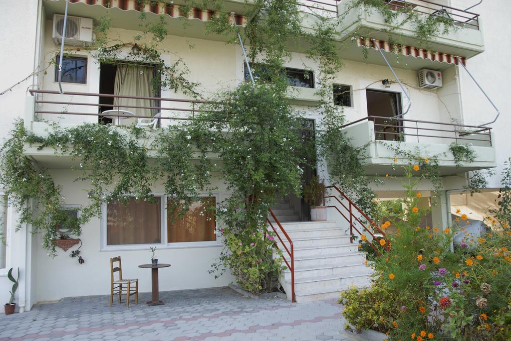 'Αγριοι Λιμένες Íria Exterior foto