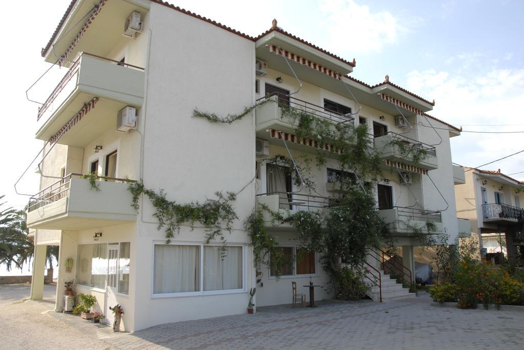 'Αγριοι Λιμένες Íria Exterior foto